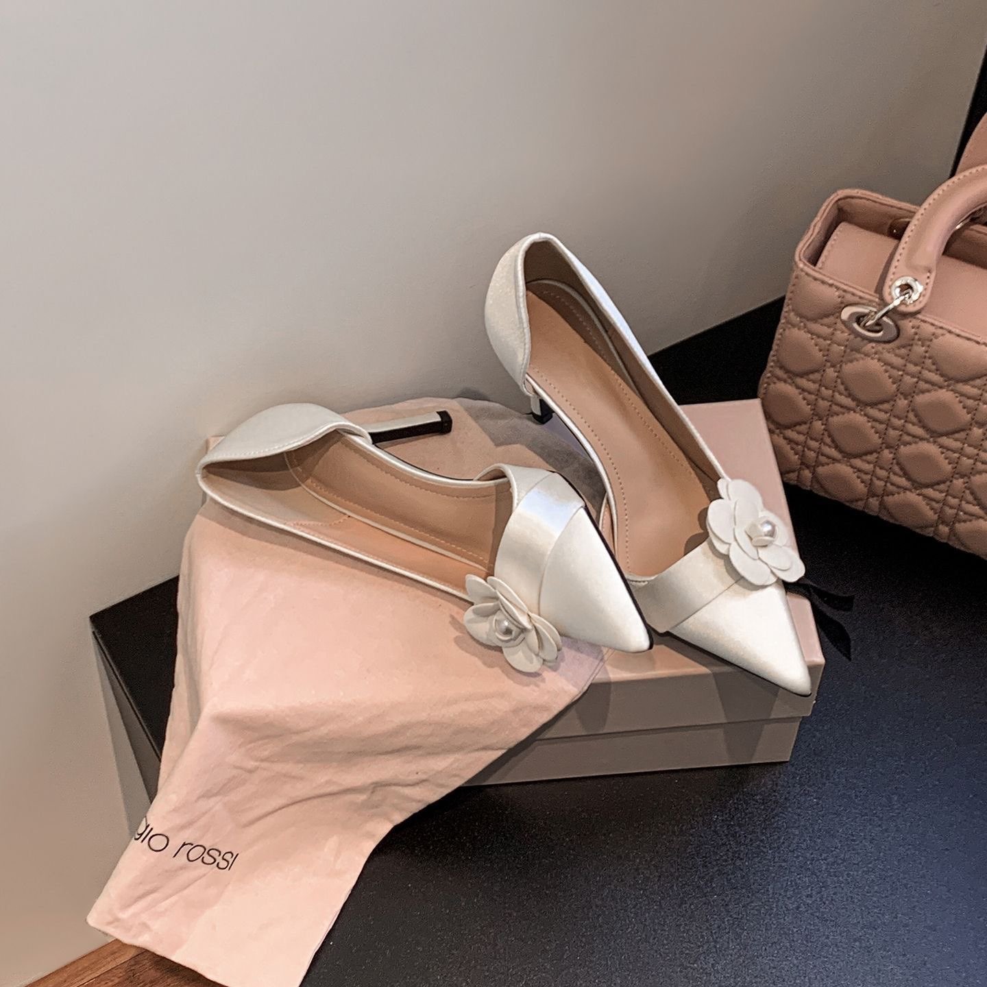 Sapatos de Salto Fino em Cetim - Formal Women Daily Wear Footwear avaliação e preço